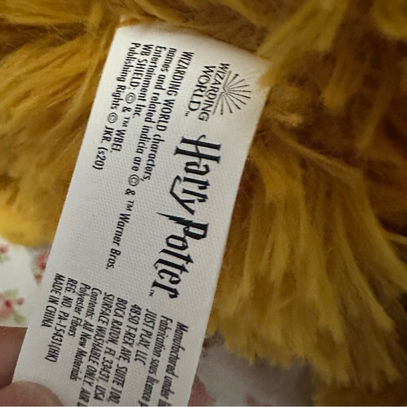 Warner Bros. Harry Potter Golden Plush - Picture 4 of 4